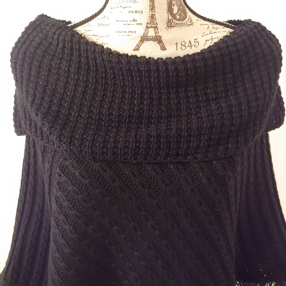 Black sweater poncho one size fits all - Picture 4 of 7